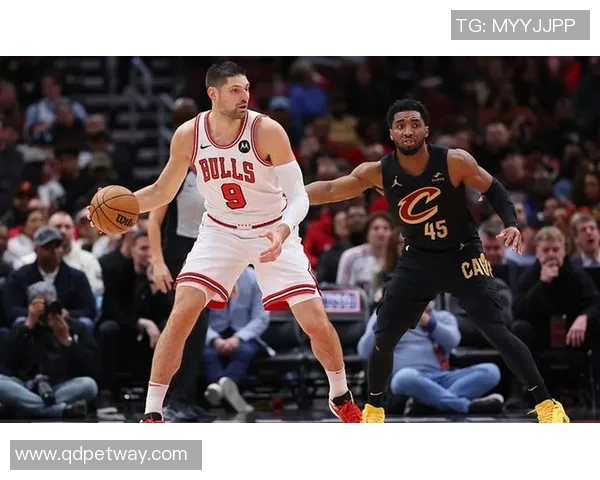 热火与公牛激战正酣NBA精彩直播全程回顾与分析 热火与公牛激战正酣NBA精彩直播全程回顾与分析